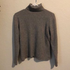 Cashmere grey turtleneck
